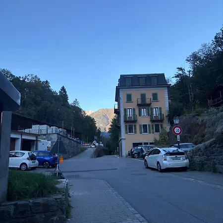 D'hotes, Bois Et Pierre Brute, Vue Alpine Affittacamere *
